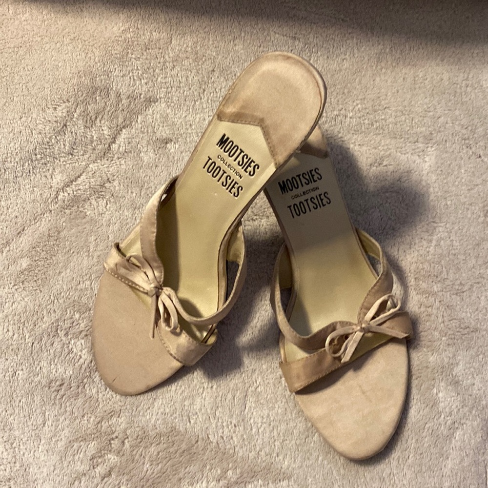 Mootsies Tootsies never worn slides in cream satin